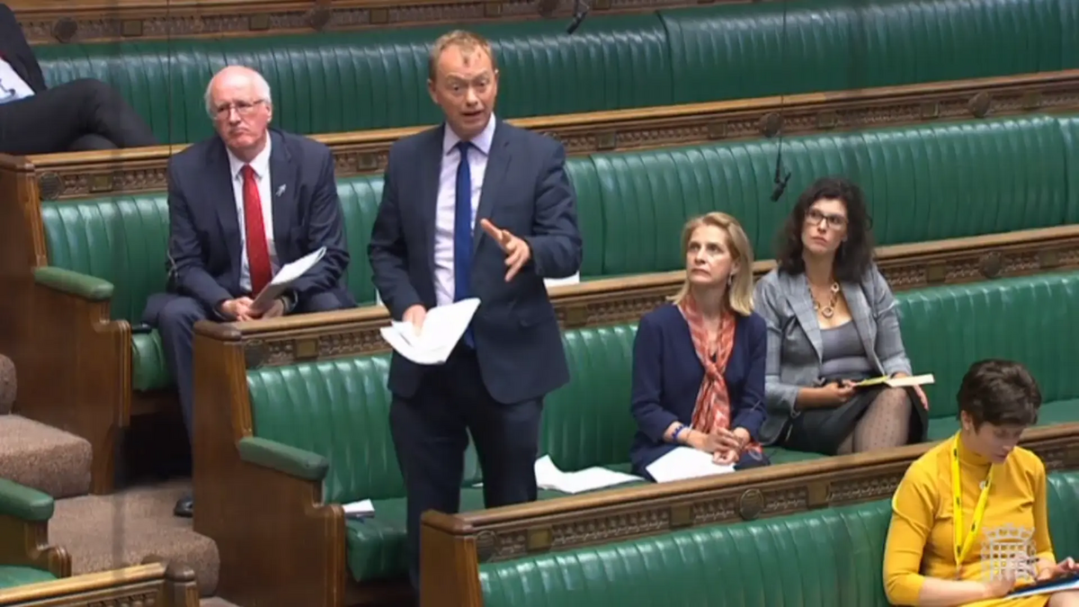 MP urges minister to give local post offices a fair deal for providing